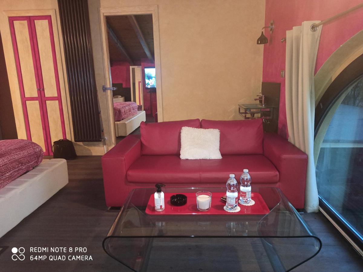 Casa Vacanze Soleluna Монтік'ярі Екстер'єр фото