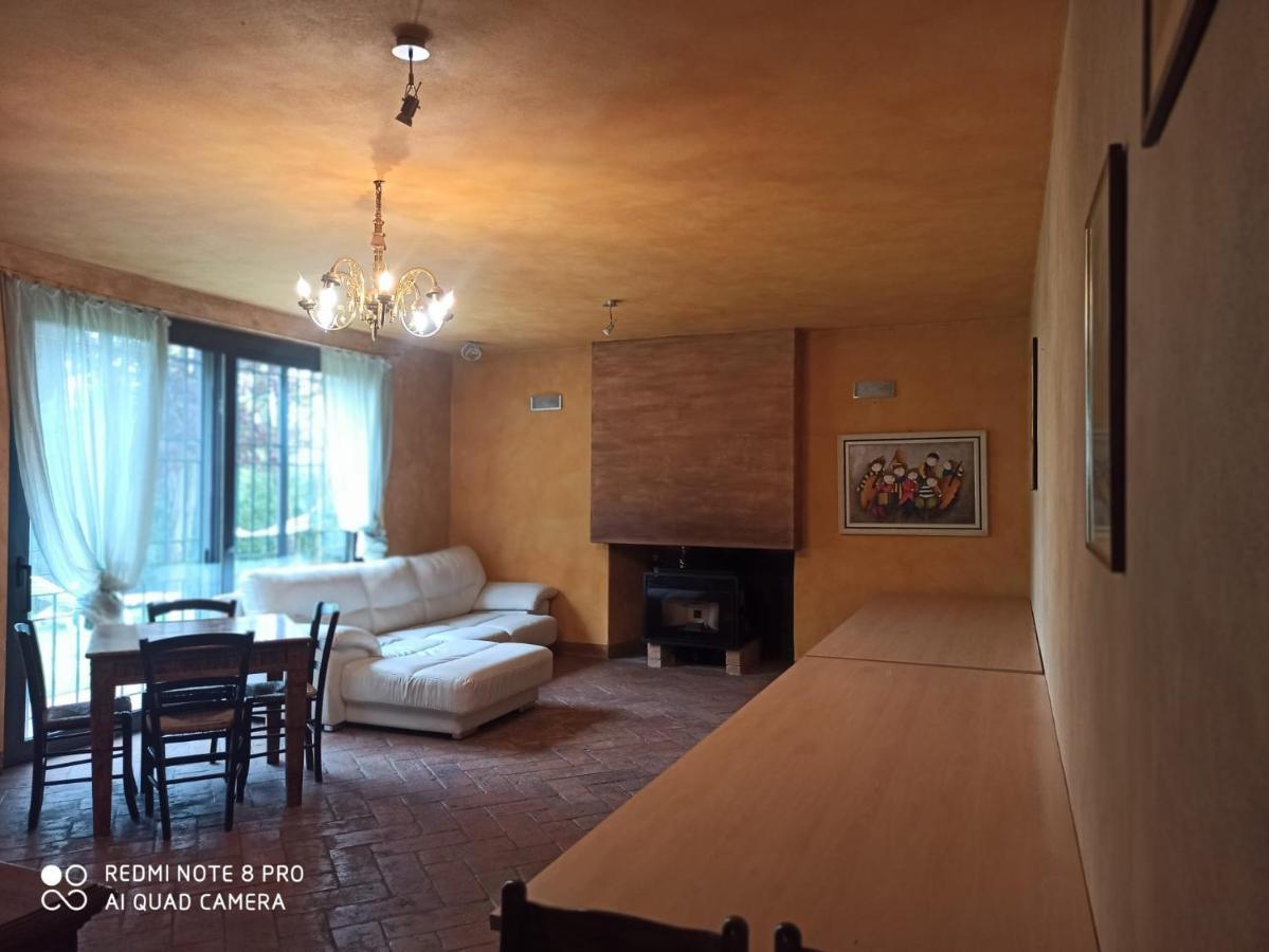 Casa Vacanze Soleluna Монтік'ярі Екстер'єр фото