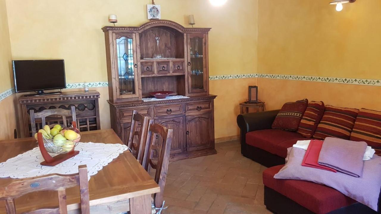 Casa Vacanze Soleluna Монтік'ярі Екстер'єр фото